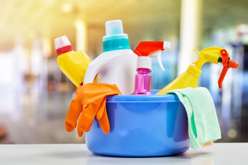 Deep cleaning service in Cr0 for kitchens and bathrooms