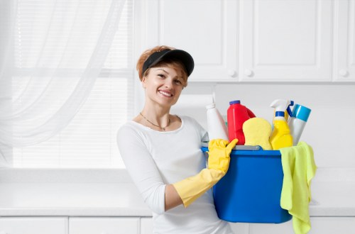 Local cleaning team providing a thorough one time clean in Cr0